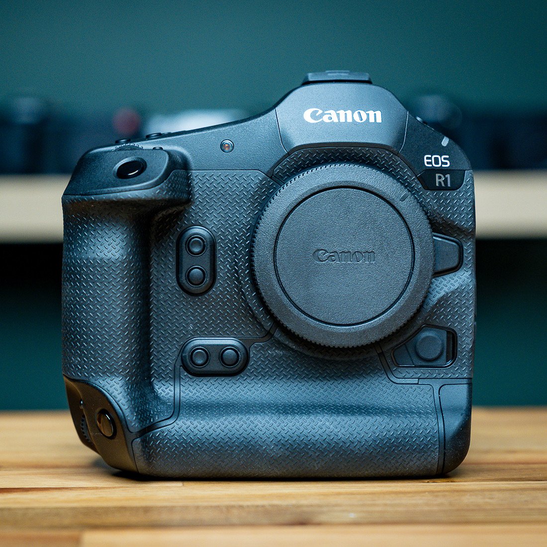 Canon R1 Body